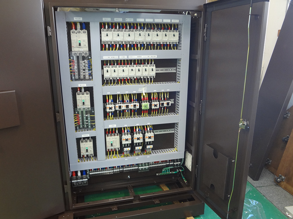 古くて図面の無い盤も現地で調査し、新しく作り替えられます