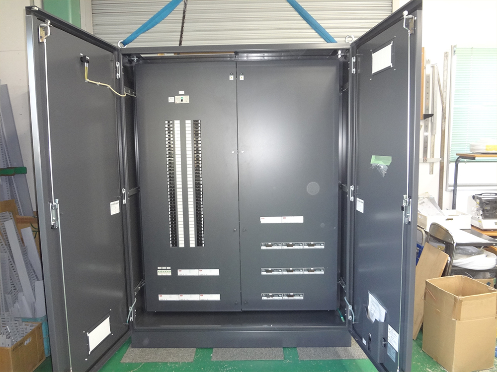 照明メーカー様にお納めしている盤の一例