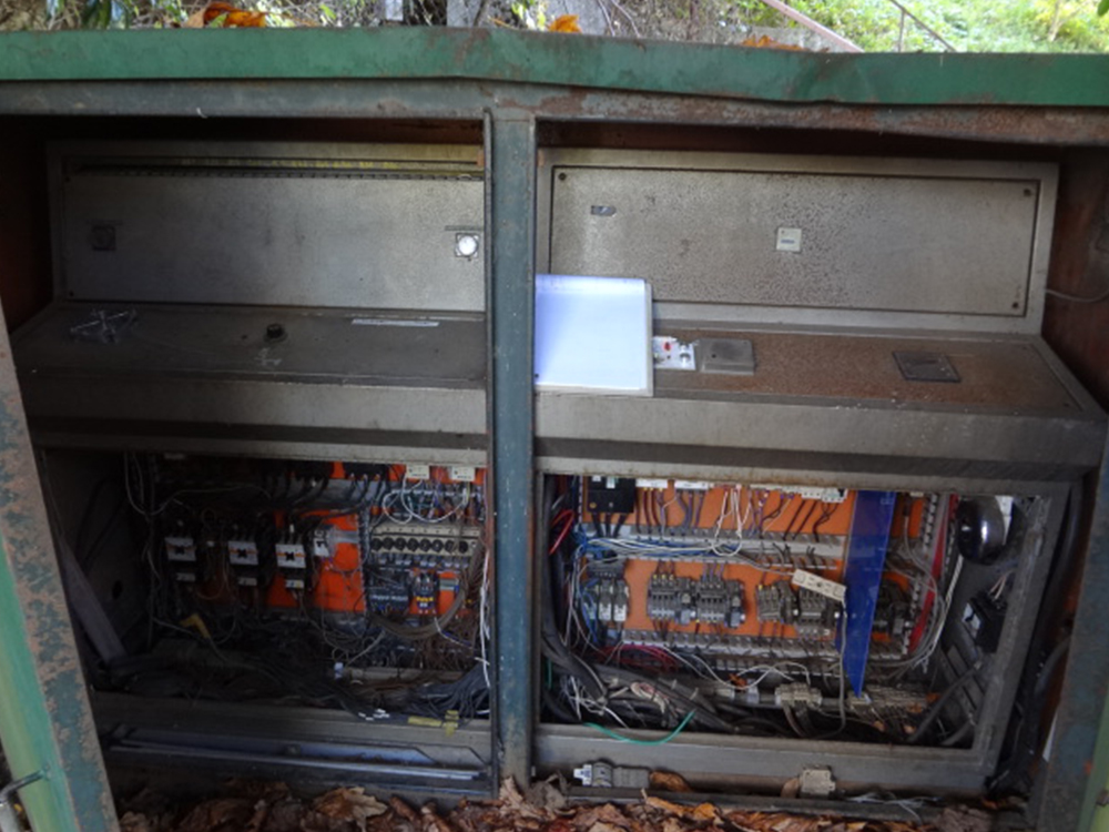 古くて図面の無い盤も現地で調査し、新しく作り替えられます